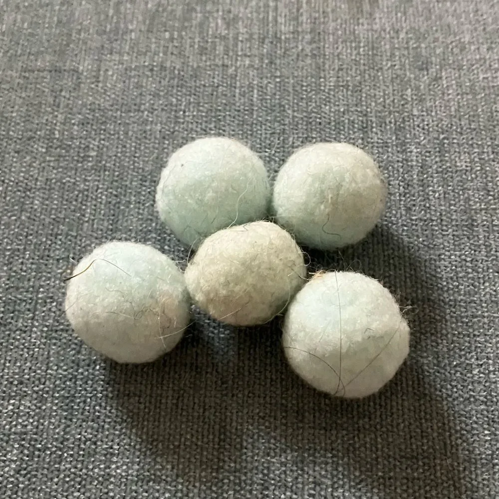 5 Blue Cat Pompom Ball Toys